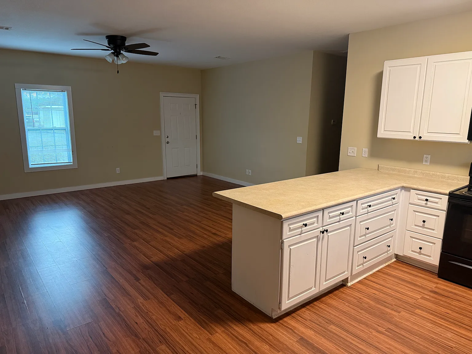 3 bed, 1400 sqft, $1,700 — Photo 4