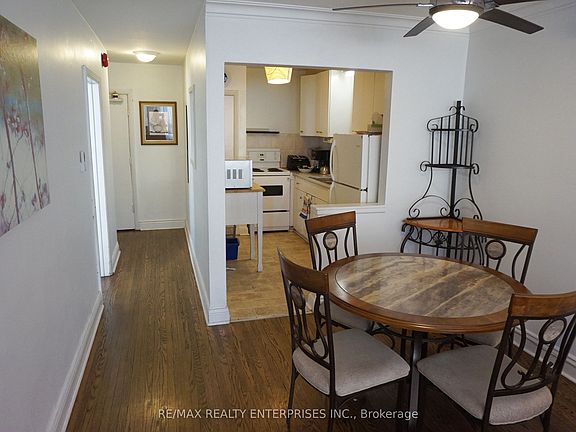 4th image of 297 Lakeshore Rd E #2