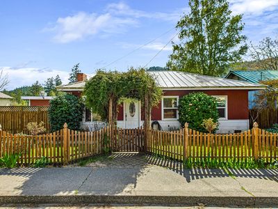 942 Redway Dr, Redway, CA, 95560