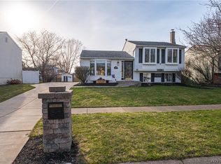 76 Woodgate Dr, Buffalo, NY 14227