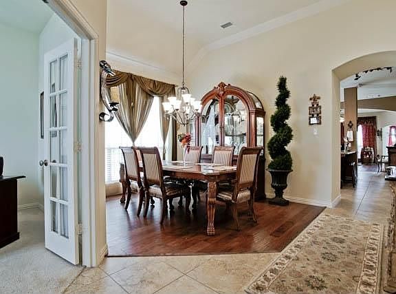 3rd image of 6059 Wallis Dr