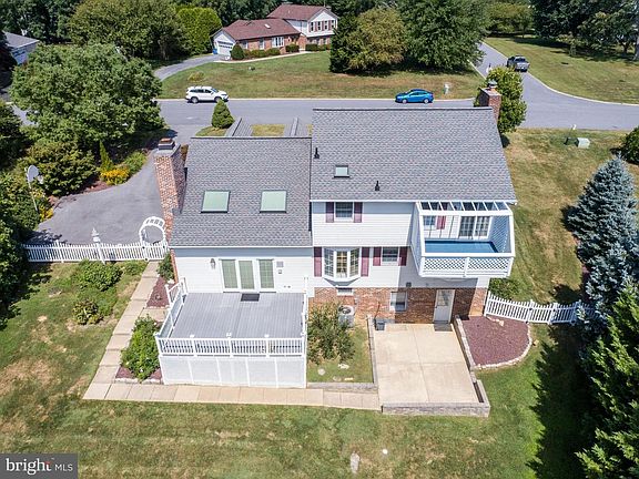 4th image of 1089 Wilda Dr