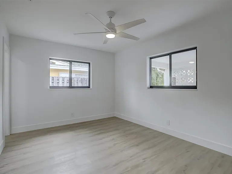 2155 NE 56th Ct — Photo 21