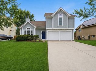 1181 E Meadow Ln, Olathe, KS 66062
