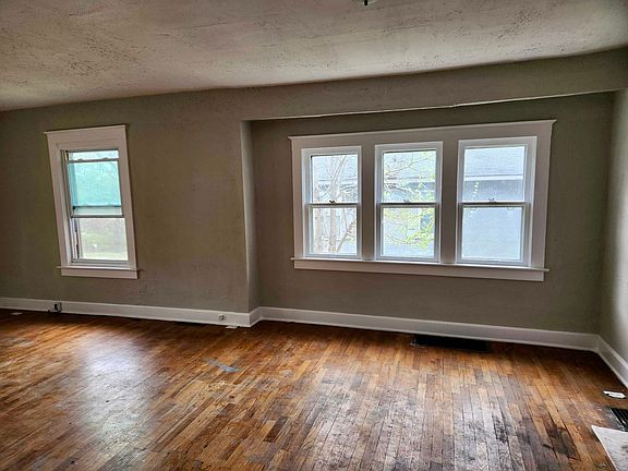 5th image of 7010 Kensington Ave