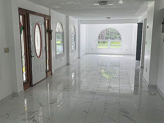 4th image of 9125 Markland Ln