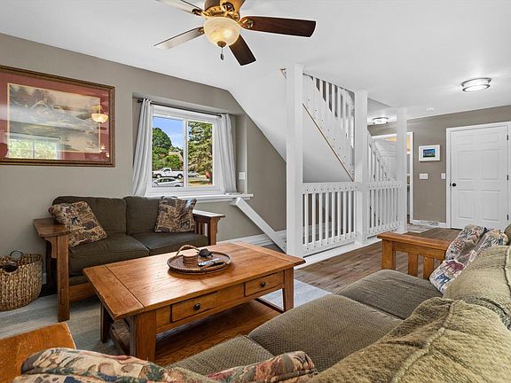 5th image of 422 Meadowridge CIRCLE