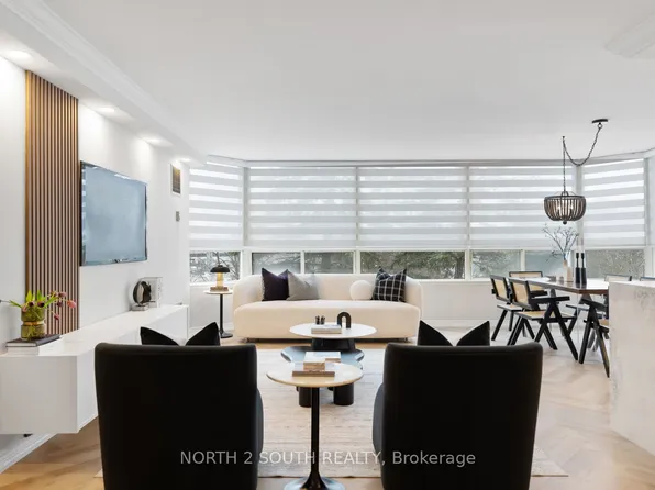 7 Townsgate Dr #304, Vaughan, ON L4J 7Z9