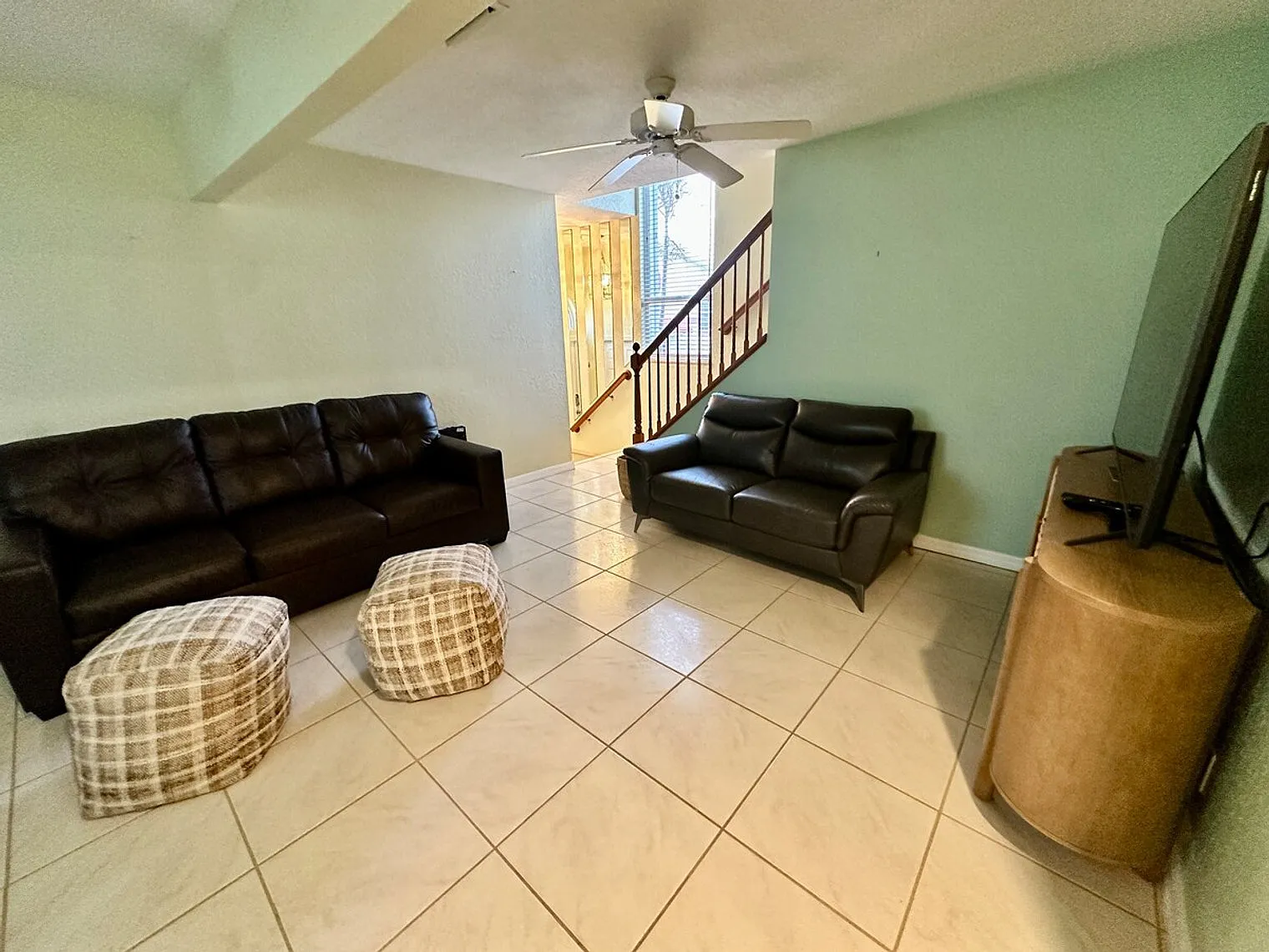 3 bed, 2.5 bath, $8,721 — Photo 2