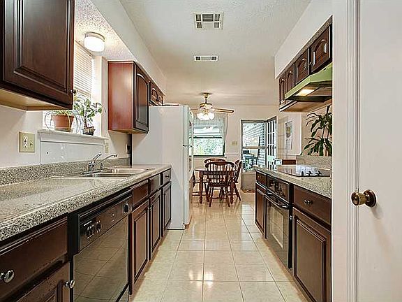 5th image of 3029 Roosevelt Blvd
