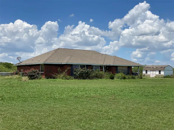 520 McCrady Rd, Ennis, TX 75119