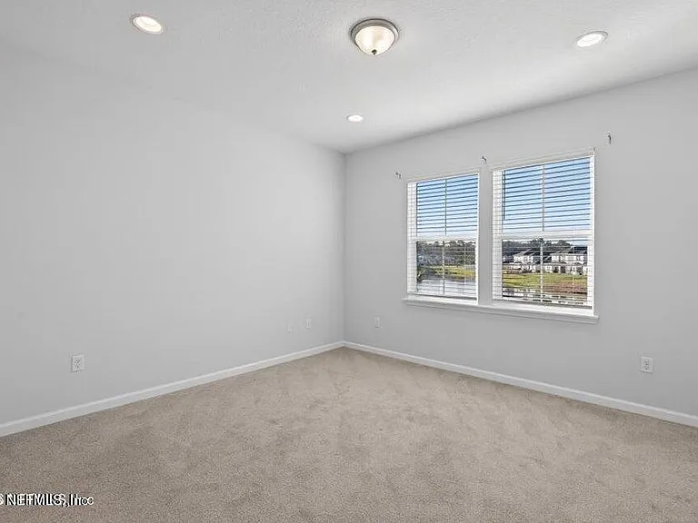 260 Brandon Lakes Dr — Photo 30