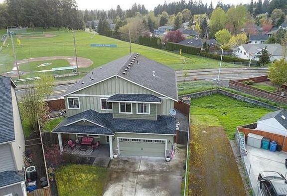 2nd image of 10306 NE 33rd Ct