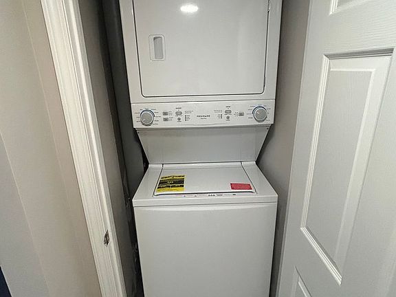2nd image of 4516-18 N Magnolia Ave #3S