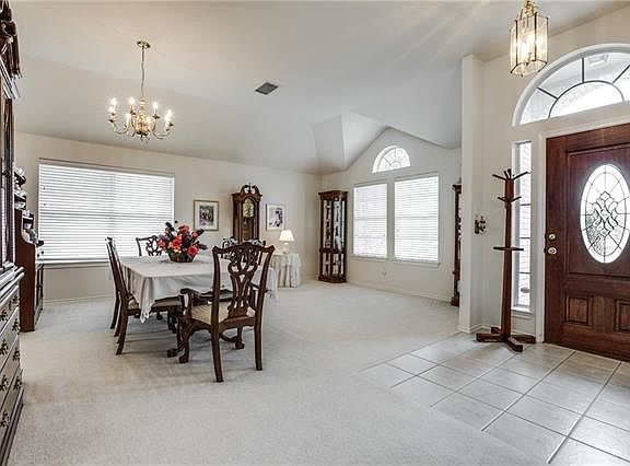 5th image of 1106 Hampshire Ln
