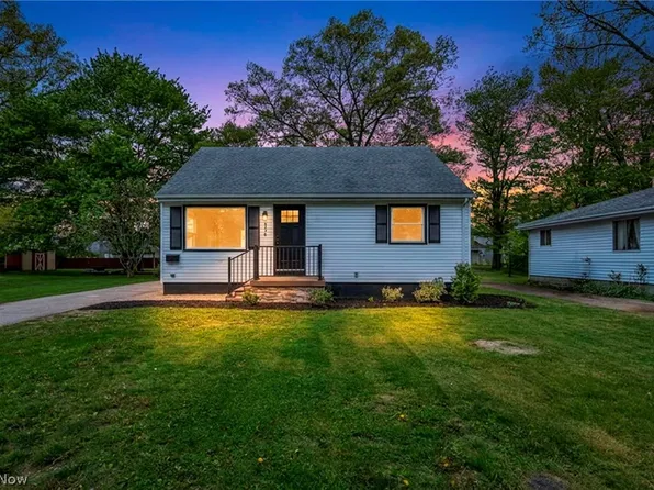 174 Tomahawk Dr, Avon Lake, OH 44012