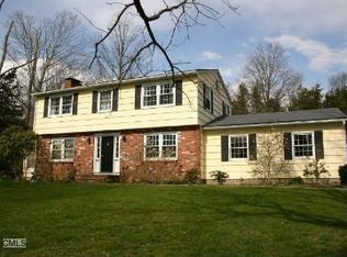 10 Saw Mill Ridge Rd, Newtown, CT 06470