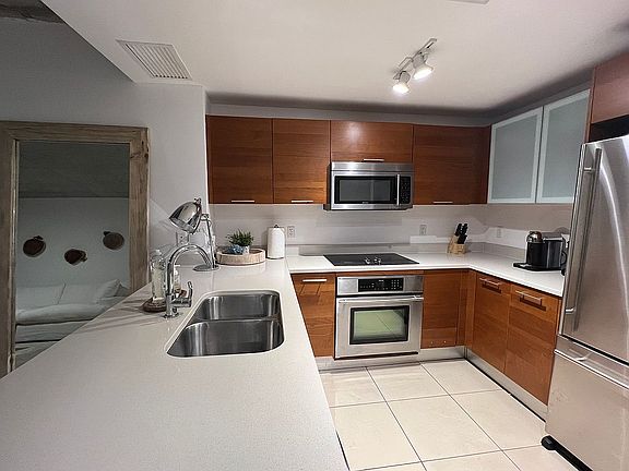 4th image of 3250 NE 1st Ave APT 506