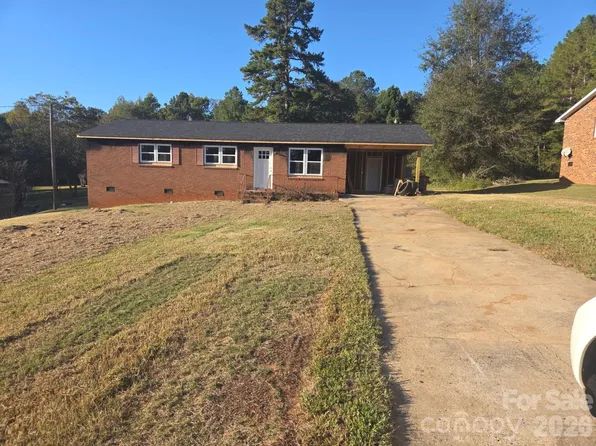 1842 Quail Run Dr, Kingstown, NC 28150