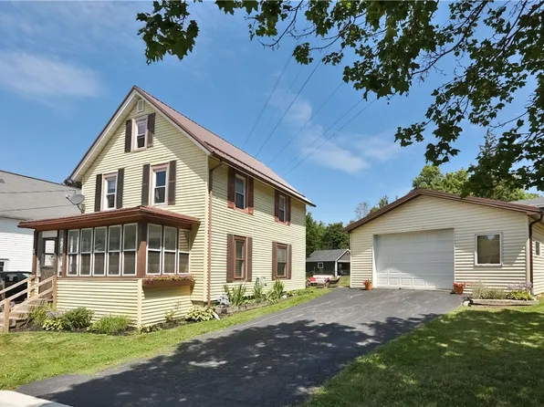 4 Needham St, Perry, NY 14530