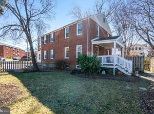 2701 Farnsworth Dr, Alexandria, VA 22303