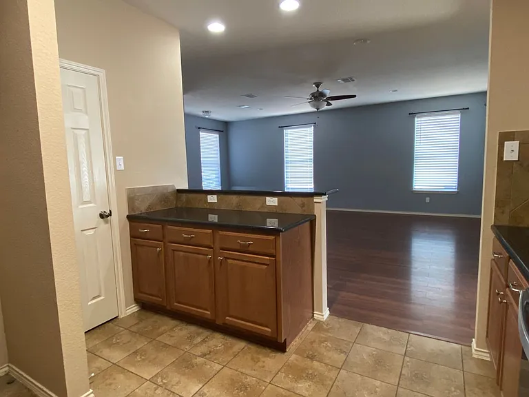 1501 Big Thicket Dr — Photo 5