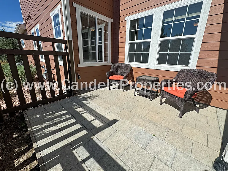 475 Eclipse Dr — Photo 2