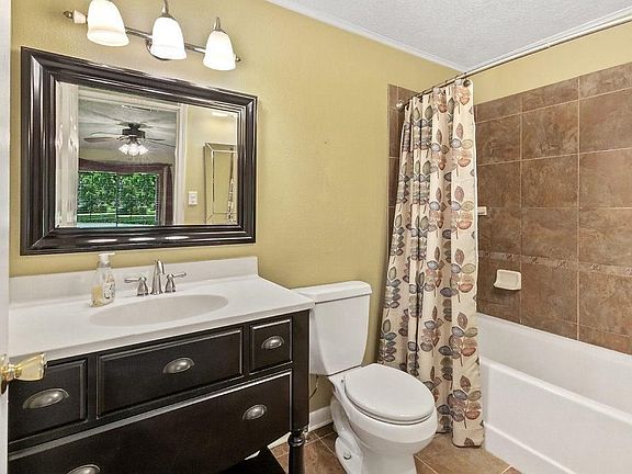 5th image of 396 Peach St