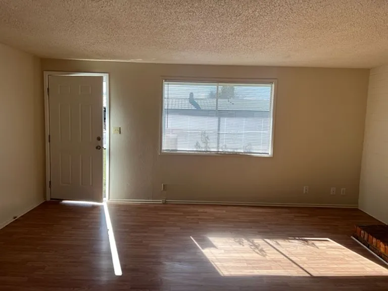 204 Fargo St — Photo 16