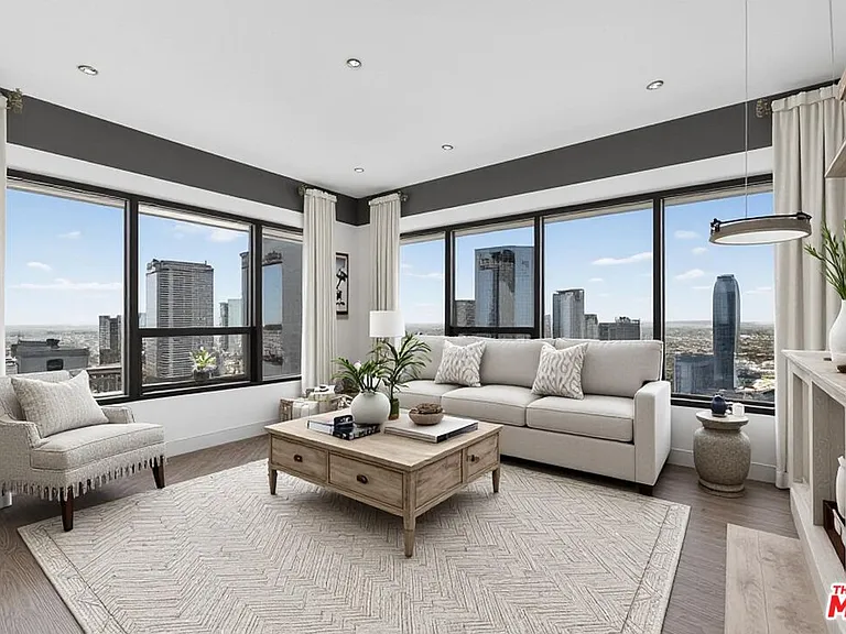 1100 Wilshire Blvd #2811 — Photo 1