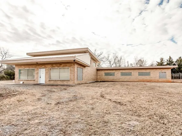 402 W Highland St, Tecumseh, OK 74873