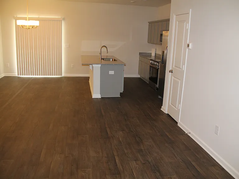 121 Foundation Way — Photo 2
