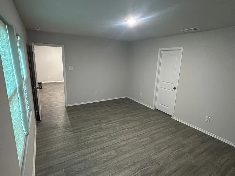 602 Clear Creek Ct — Photo 9