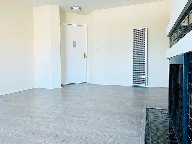 Lido Apartments - 3500 Mentone Ave — Photo 29