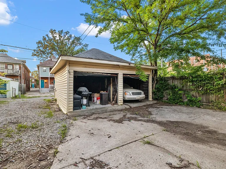 2256 W Philadelphia St — Photo 22