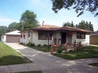 2914 S 15th St, Sheboygan Fls, WI 53081