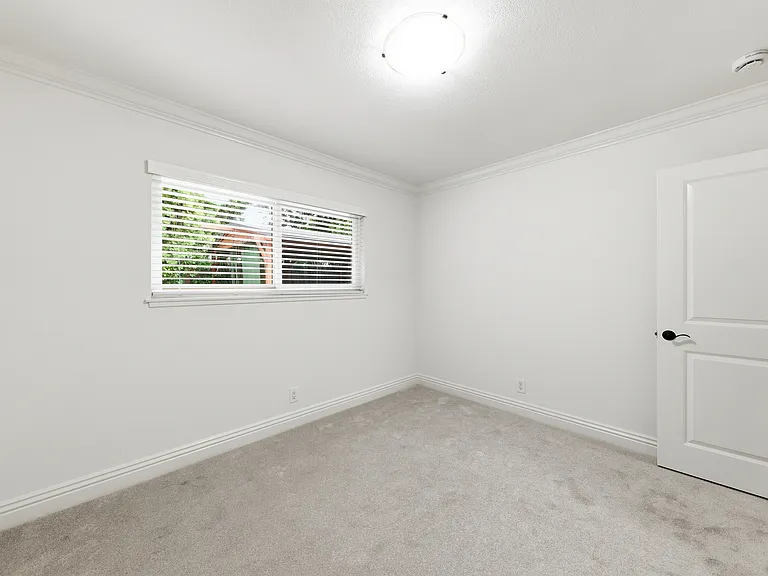 1970 Pelican Pl — Photo 33