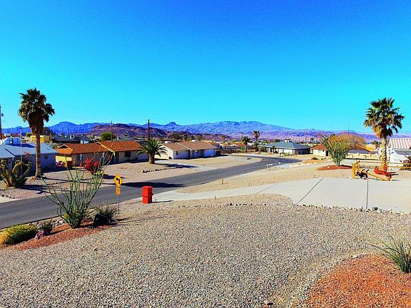 4th image of 1015 Sunny Ridge Dr