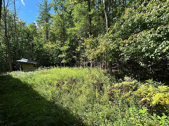 2nd image of 401 Posson Hill Rd