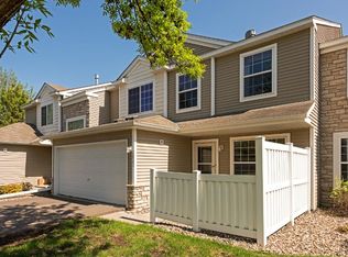 2823 Coach Pl, Chanhassen, MN 55317