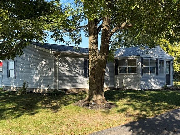 2nd image of 550 N Illinois Ave