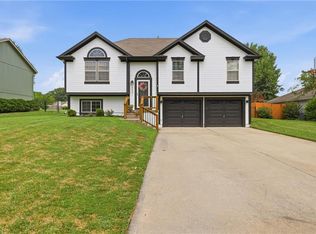 309 E Phillips St, Odessa, MO 64076