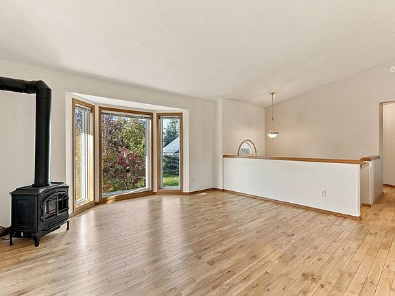 3rd image of 13378 W Greenfield Rd