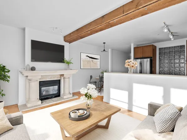 1238 Homer St #301, Vancouver, BC V6B 2Y5