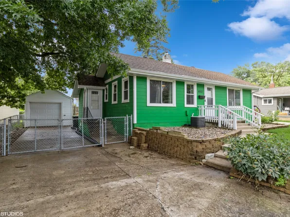 4512 Hickman Rd, Des Moines, IA 50310