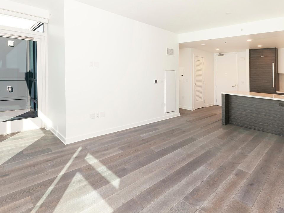 1st image of 1688 Pine St Penthouse 4