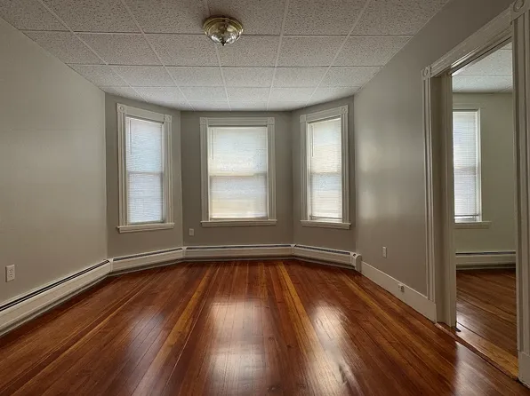 666 Saratoga St, Boston, MA