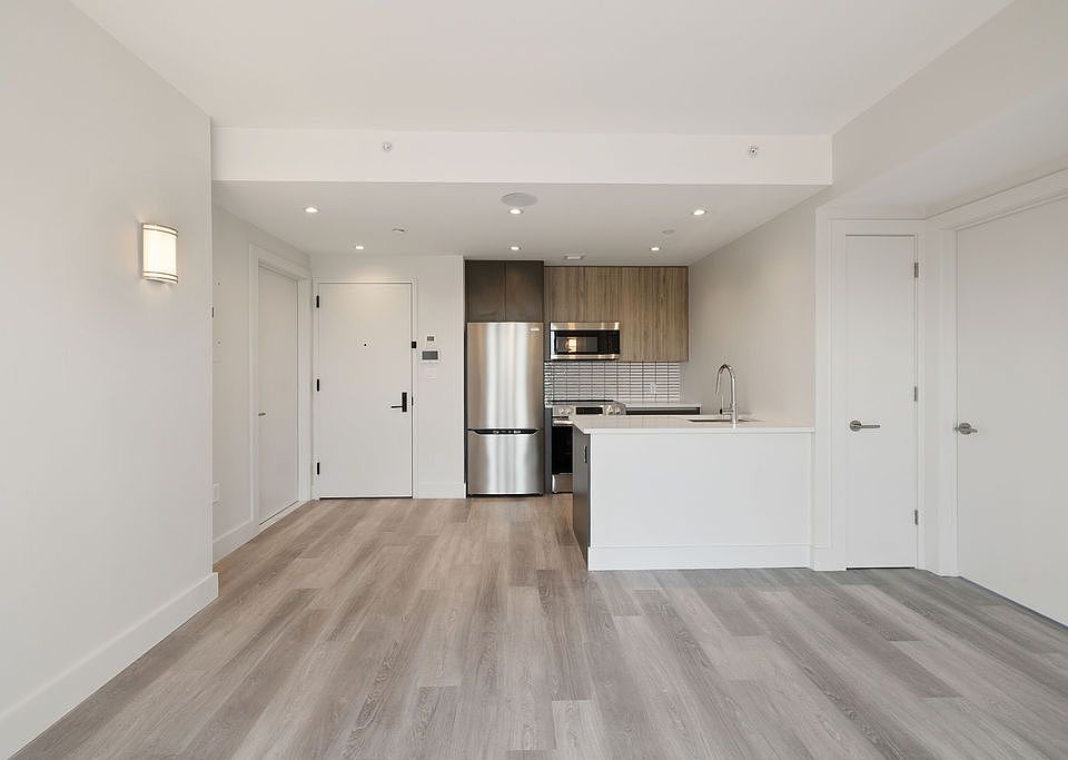 1st image of 2605 Snyder Ave #2L