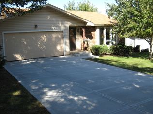 4934 Grover St, Omaha, NE 68106
