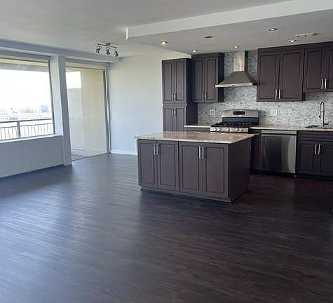5th image of 4 Horizon Rd APT 1207